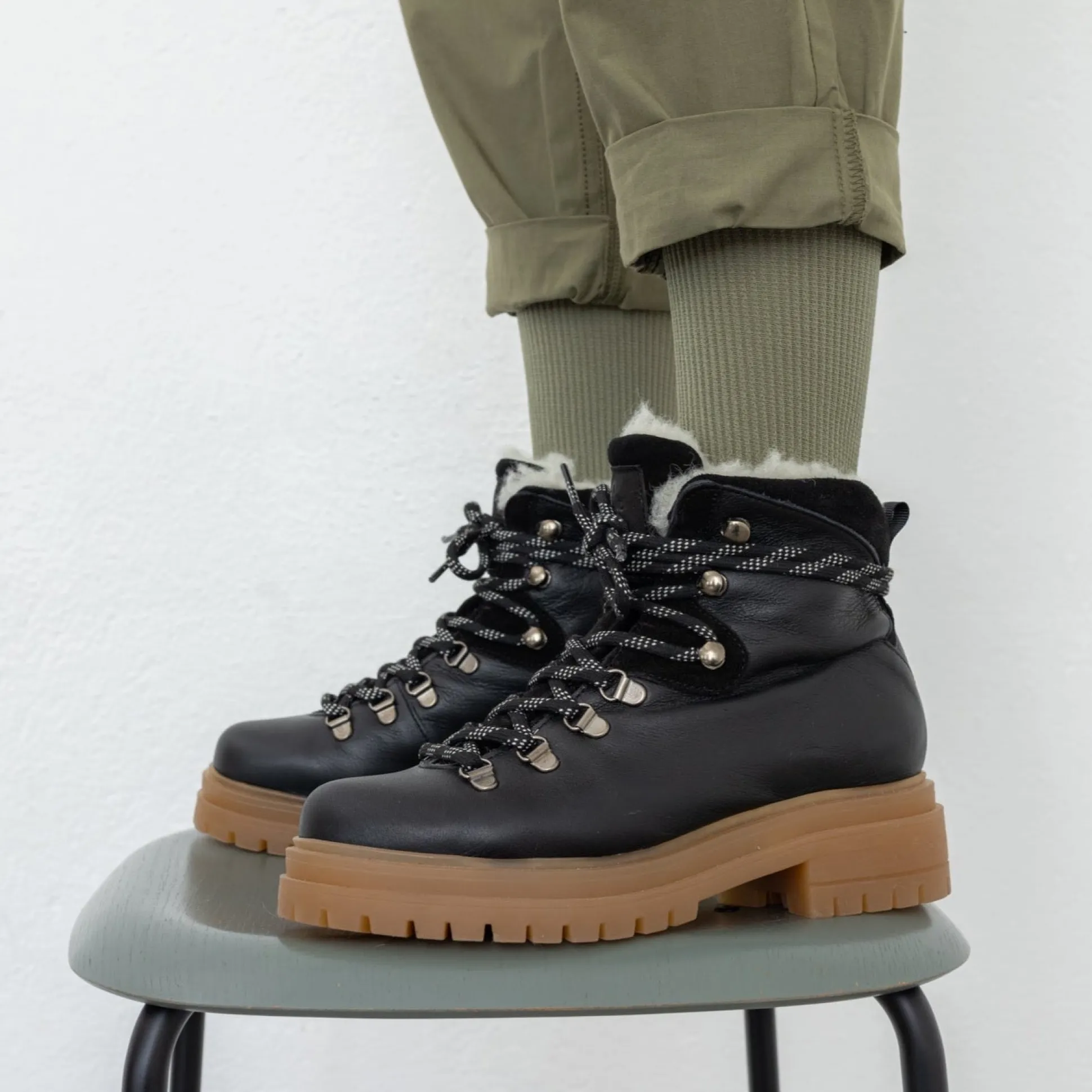 Demi Black Mountine Boot