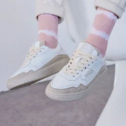 Level Off White Apple Sneaker