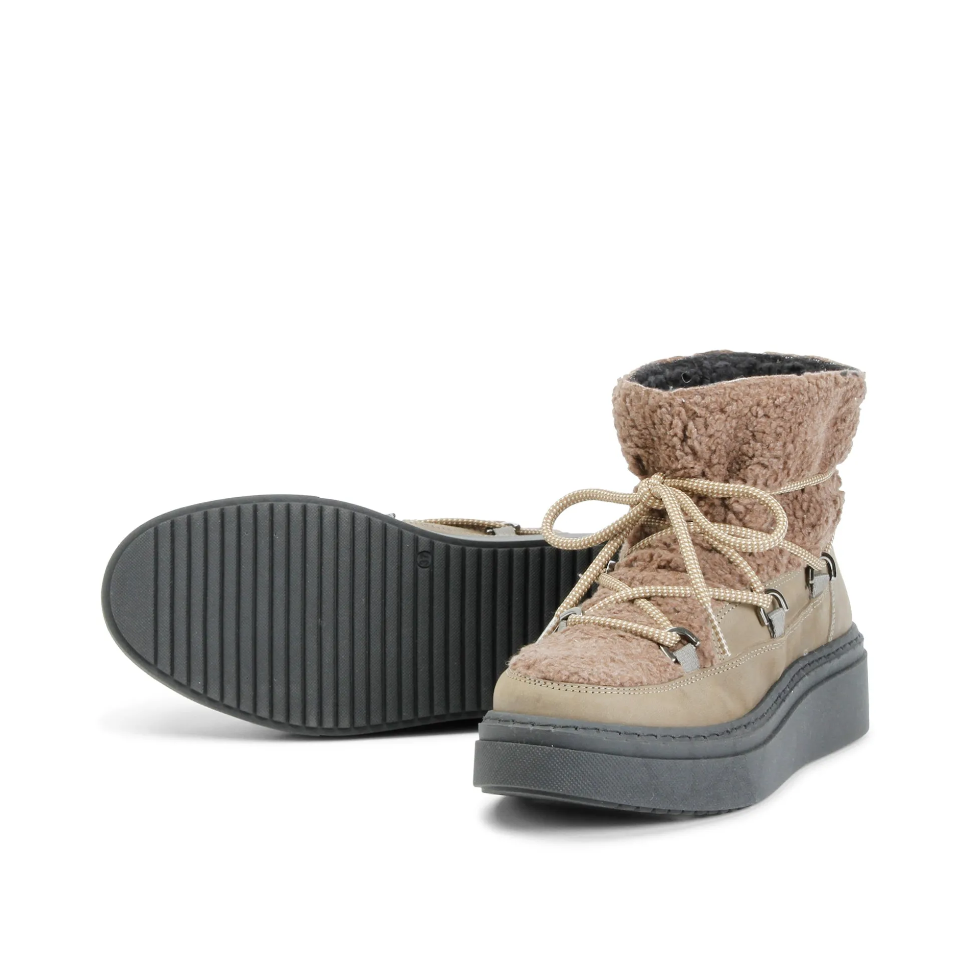 Svea Furry Olive Winter Bootie