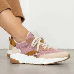 Swift Vegan Rose Sneaker
